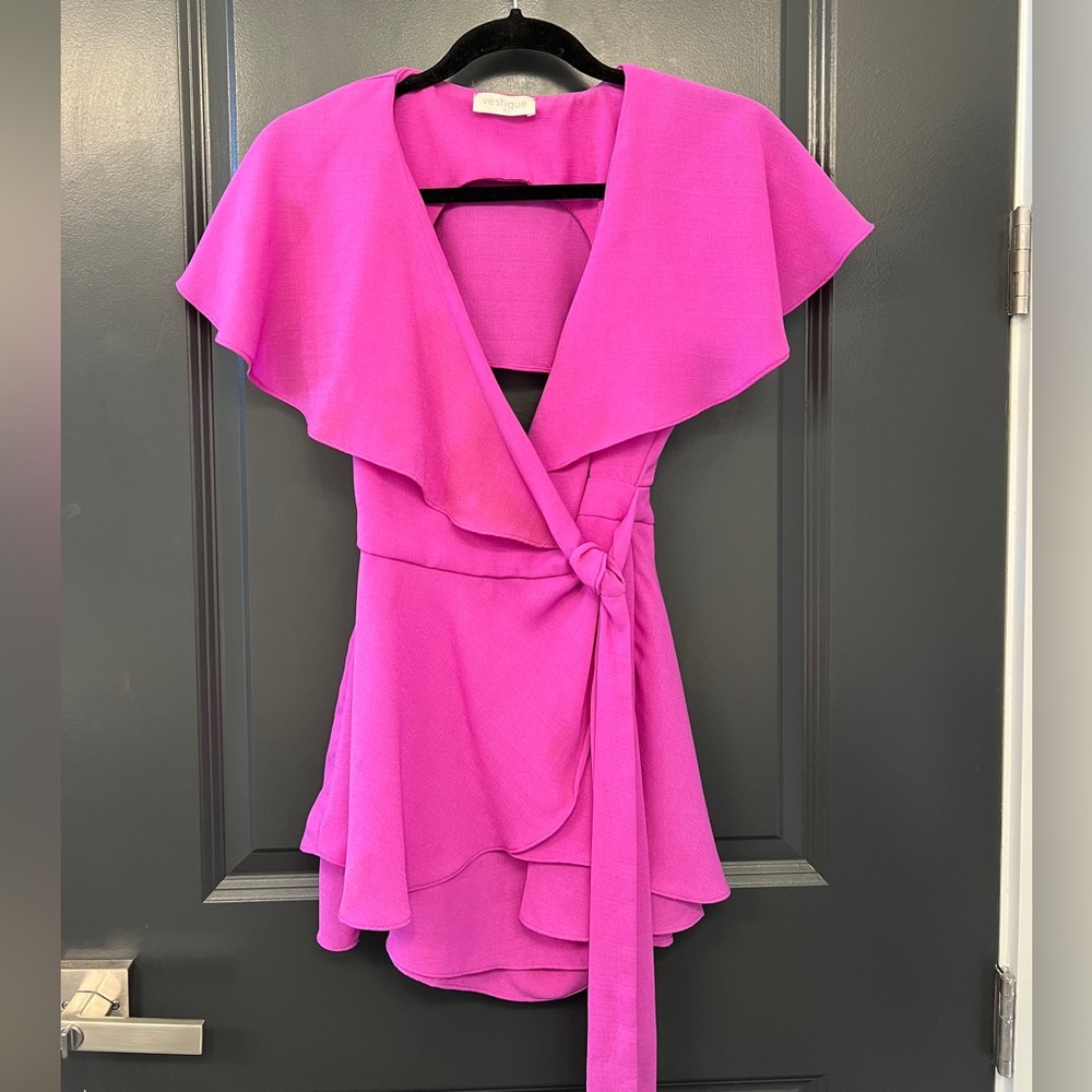 Vestique magenta romper size small